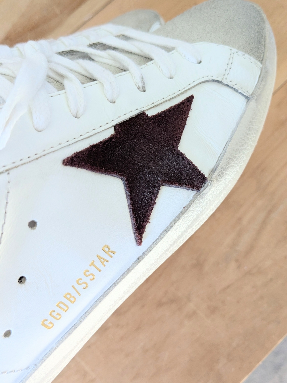Golden Goose Superstar Sneakers with Burgundy Star - GGDB sz 9 (unisex) - Picture 11 of 15
